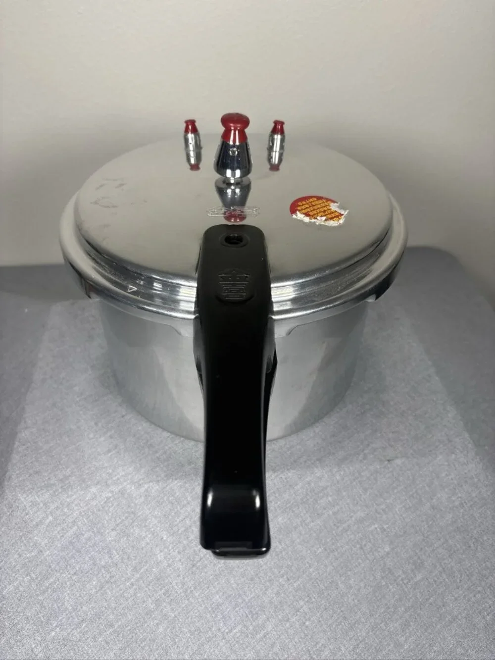 Aluminum Stovetop Pressure Cooker Safety Valve Rapid Cooking Pot Silver